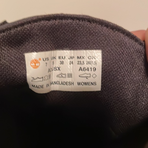 All black women’s Timberland Heritage 6in front zipper boot size 7 slightly used - Picture 6 of 7